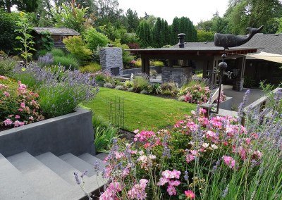 Paved concrete stairs and planters by Dennis' 7 Dees Landscaping