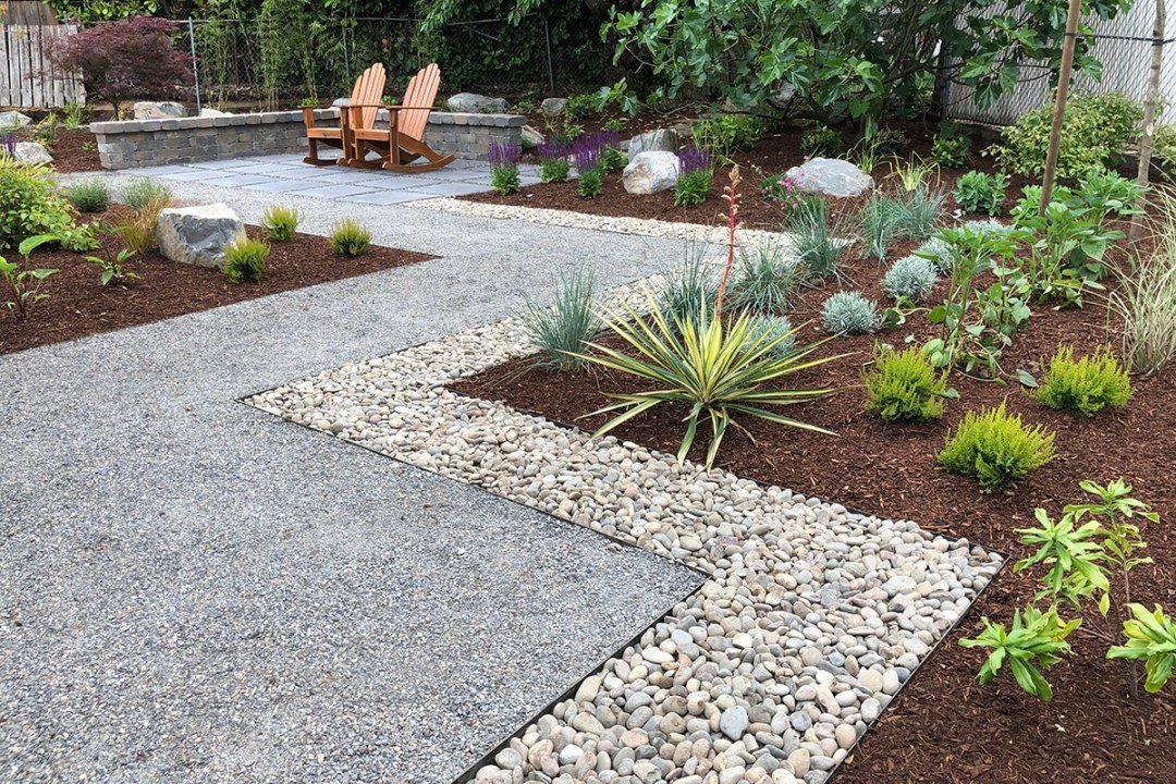 mulch stone gravel walkway in backyard by Dennis' 7 Dees