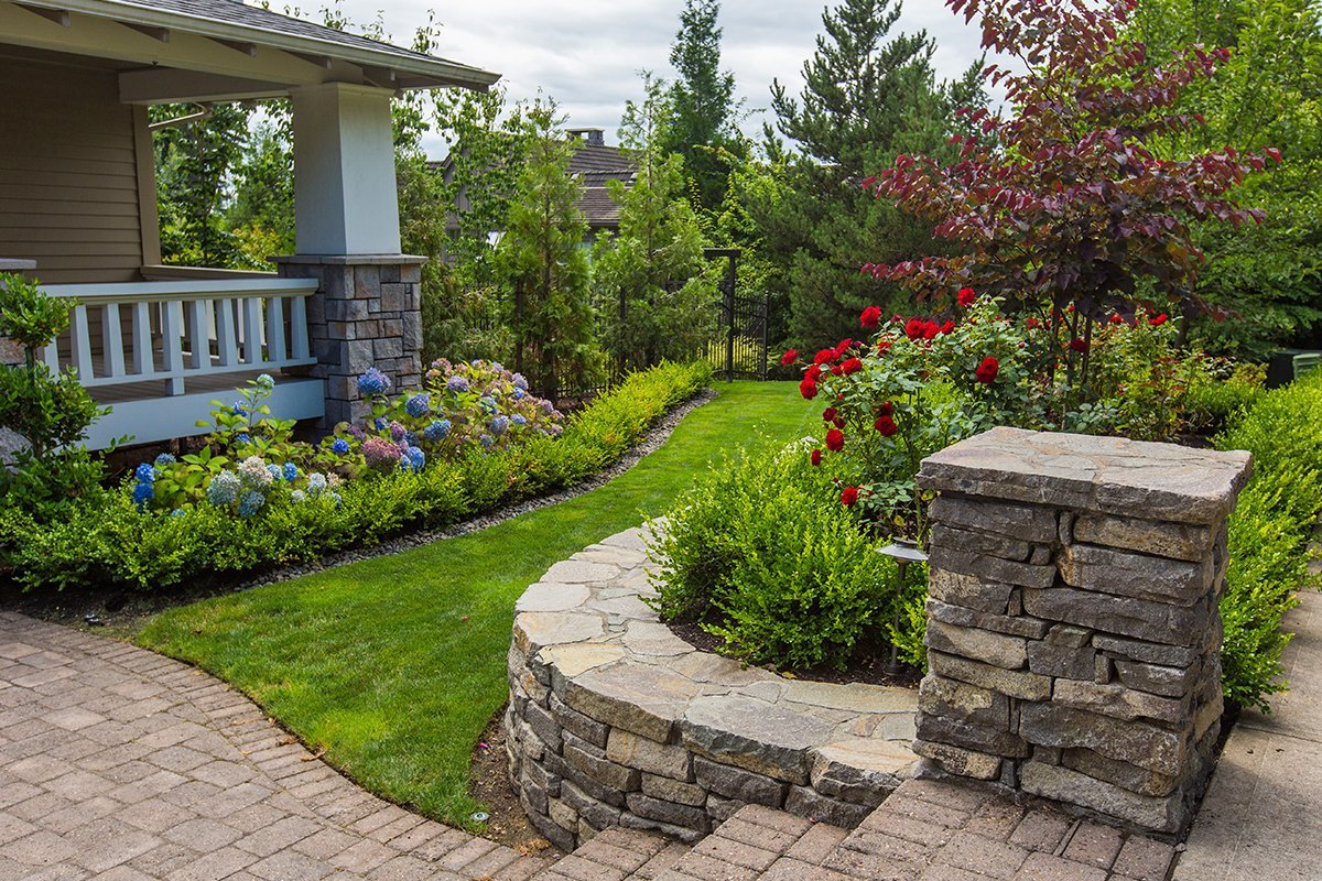 classic garden curb appeal designed by Dennis' 7 Dees