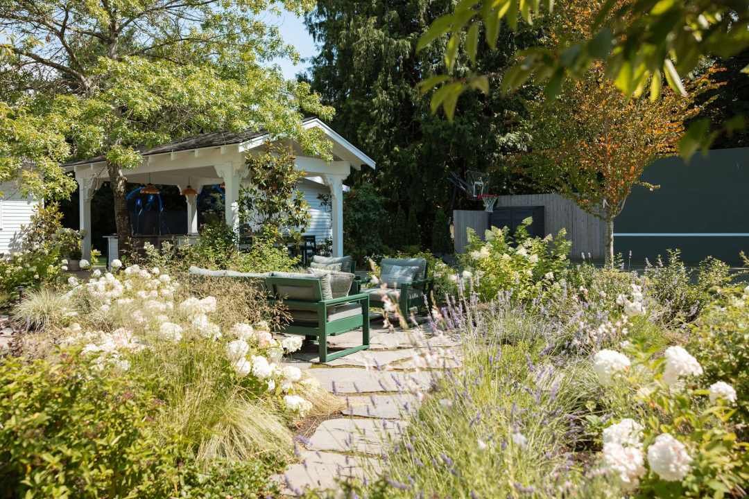 7 Dees Bohemian Style Landscape with flowers and grasses